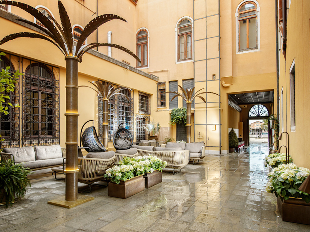 Palazzo Veneziano - Venice Collection