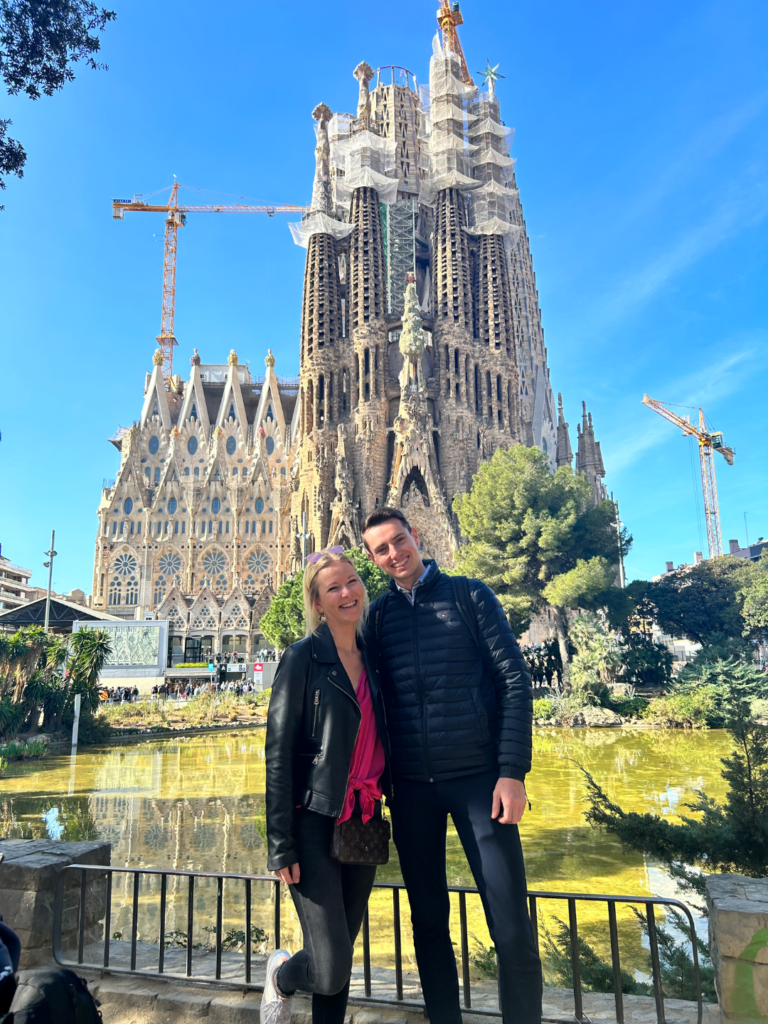 Couple, Sagrada Familia, city trip Barcelone, Espagne